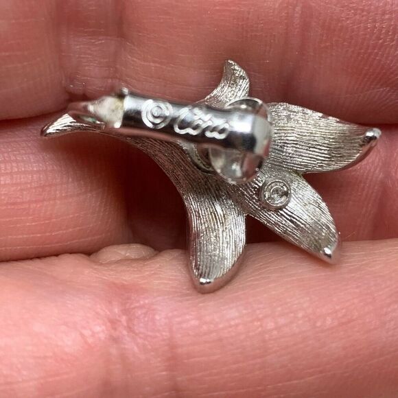 Vtg 1960's Coro Dimensional Lily Floral Silver Tone Clip On Earrings Couture - Picture 3 of 6